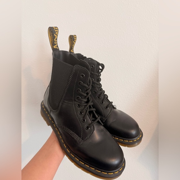 Dr. Martens 1460 Harper Smooth Leather Lace Up Boots, UNISEX Women 8/ Mens 7 - Picture 3 of 6